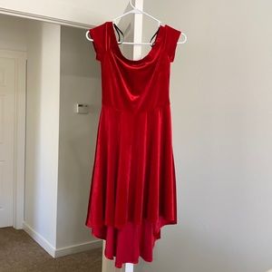 Beautiful red velvet dress!